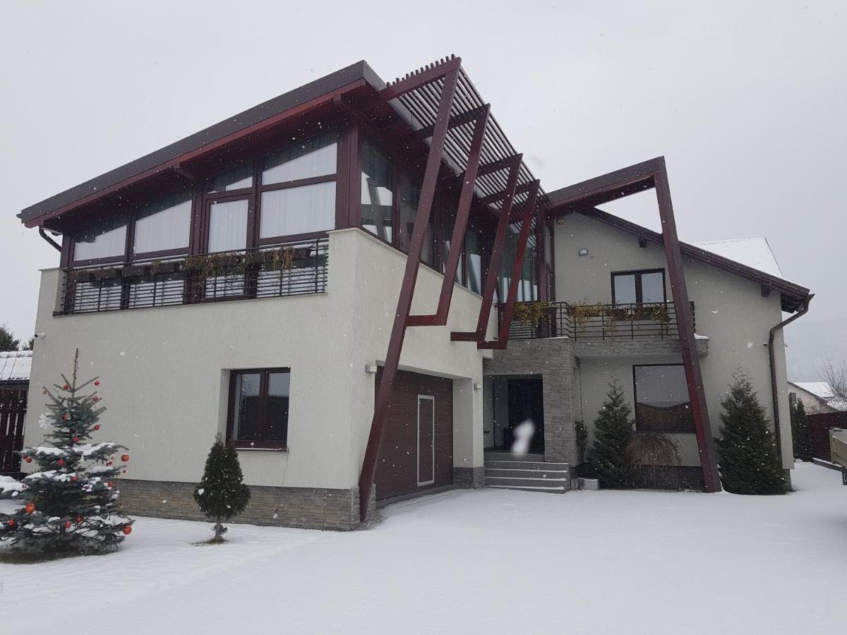 Vila Zinnober Brasov Bagian luar foto
